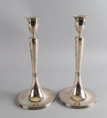 Paar Kerzenleuchter, - Decorative Porcelain and Silverware