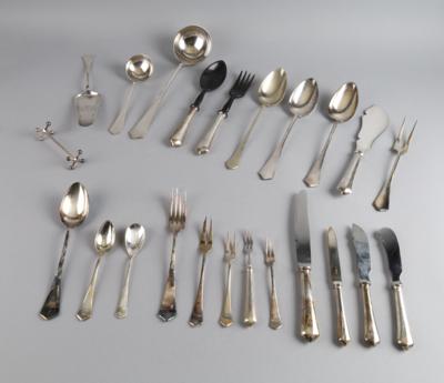 Berndorf - umfangreiches Besteck für 6 - 12 Personen, - Decorative Porcelain & Silverware