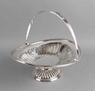 Ovales Henkelkörbchen, - Decorative Porcelain & Silverware