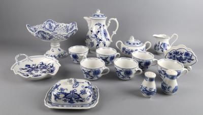 Dubi Zwiebelmuster Speise- und Kaffeeserviceteile: - Decorative Porcelain and Silverware