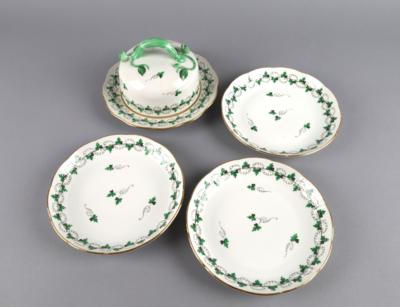Herend - 1 Butterdose mit Deckel, 3 kl. Teller Dm. 17,5 cm, - Decorative Porcelain & Silverware