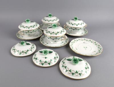 Herend - 4 Bouillontassen mit 5 Untertassen und 7 Deckel, - Decorative Porcelain & Silverware