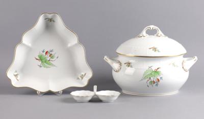 1 Deckelterrine, 1 3eckige Schale, 1 2-passiges Gewürzschälchen: - Decorative Porcelain & Silverware