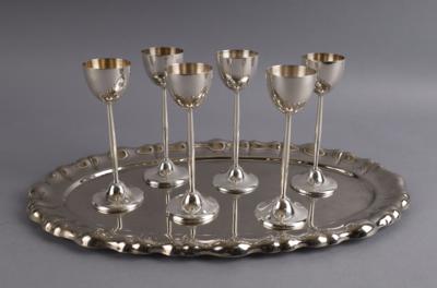 6 Stamperl auf Tablett, - Decorative Porcelain & Silverware