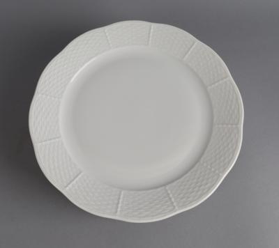 Herend - 8 Speiseteller, - Decorative Porcelain & Silverware