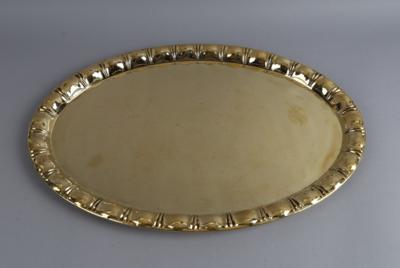 Ignatius Taschner, großes ovales Messingtablett, um 1900/1920 - Decorative Porcelain & Silverware