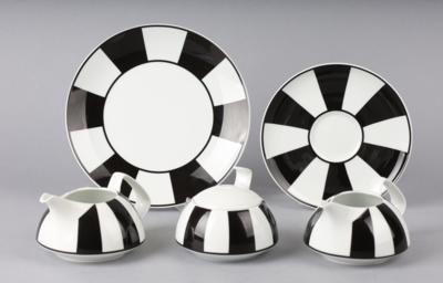 24 Teile aus dem Teeservice 'TAC I', Entwurf: TAC/Walter Gropius, Louis McMillen, 1969, Ausführung: Firma Rosenthal, bis ca. 1999 - Starožitnosti