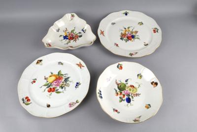 Herend - 2 runde Platten, 1 runde, 1 dreieckige Schüssel, - Decorative Porcelain & Silverware