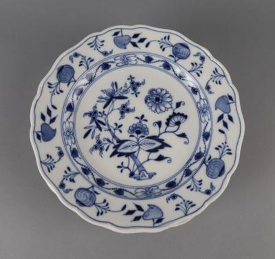 5 Speiseteller Zwiebelmuster, Meissen, 2. Hälfte 19. Jh., - Decorative Porcelain & Silverware