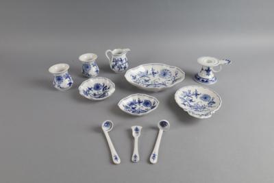 Serviceteile Zwiebelmuster, Meissen 2. Hälfte 20. Jh., - Decorative Porcelain & Silverware