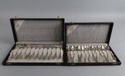 Zwölf Mokkalöffeln und zwölf kleine Kuchengabeln aus 835-Silber, Niederlande, um 1926 - Decorative Porcelain & Silverware