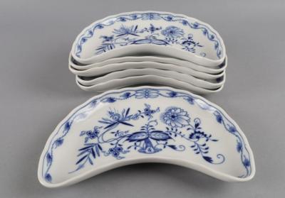Meissen Zwiebelmuster - 6 halbmondförmige Beilagenschalen, - Decorative Porcelain & Silverware