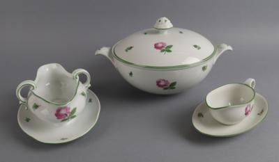 1 Deckelschüssel, 2 Saucieren, Augarten, - Decorative Porcelain and Silverware