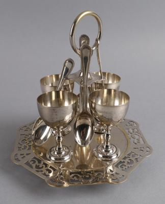 Englischer Eierbecher Ständer mit Löffeln, - Decorative Porcelain and Silverware