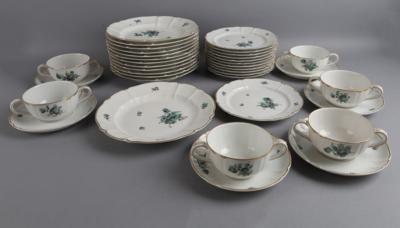 Speiseservice mit Camaieu Blumendekor, Nymphenburg 20. Jh. - Decorative Porcelain and Silverware
