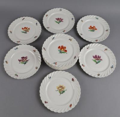 12 Vorspeisenteller mit Blumendekor, Nymphenburg 1912-1975 - Antiquariato