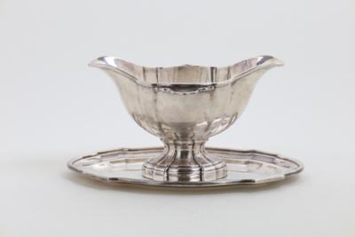 Mills - Sauciere, - Decorative Porcelain & Silverware