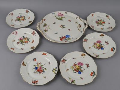 Herend - 6 Dessertteller, 1 runde Henkelplatte, - Antiquariato