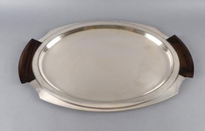Ovales Serviertablett mit Holzgriffen, - Decorative Porcelain & Silverware