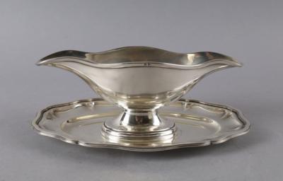 Französische Sauciere, - Decorative Porcelain & Silverware