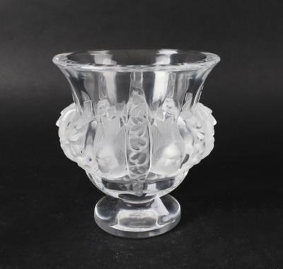 Marc Lalique, Vase 'Dampierre', Entwurf: 1948, Ausführung: Firma Lalique, Frankreich - Decorative Porcelain & Silverware