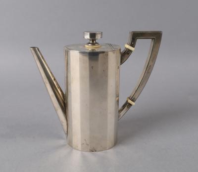 Mokkakanne aus Silber, Vincenz Carl Dub, Wien, bis Mai 1922 - Decorative Porcelain & Silverware