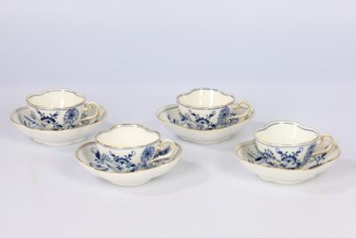 Meissen - 4 Zwiebelmuster Tassen mit Untertassen, - Decorative Porcelain & Silverware