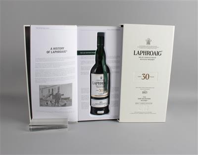 Laphroaig 30y Ian Hunter Edition Book 1 unique character Whisky in OHK, Schottland, - Die große Oster-Weinauktion powered by Falstaff