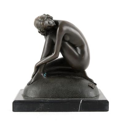 Milo, seated woman, - Jugendstil and 20th Century Arts and Crafts