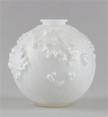 Vase "Druide", René Lalique, Wingen-sur-Moder, designed on 6 May 1924, - Secese a umění 20. století