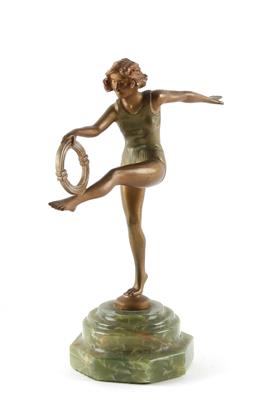 Bronzefigur: Turnerin mit Ringen, Entwurf: um 1930 - Jugendstil und Kunsthandwerk des 20. Jahrhunderts