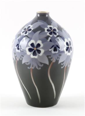 Vase mit Blumendekor, Manufaktur Bing  &  Grondahl, Kopenhagen, um 1900/14 - Jugendstil and 20th Century Arts and Crafts