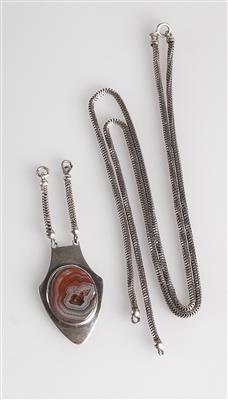 A pendant for a lady’s handbag, made at a later date after a design by Koloman Moser (Wiener Werkstätte) from 1904 - Secese a umění 20. století
