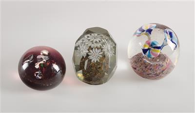 Three paperweights, Czechia, 20th century - Jugendstil and 20th Century Arts and Crafts