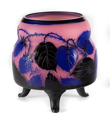 A vase with blackberry decor, Johann Lötz Witwe, Klostermühle, c. 1925-35 - Jugendstil e arte applicata del XX secolo