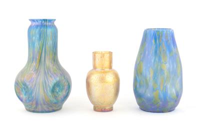 Vase, Johann Lötz Witwe, Klostermühle und zwei Vasen, Form und Dekor, um 1900 - Jugendstil e arte applicata del XX secolo