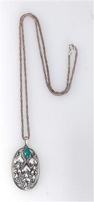 A pendant with chain, Germany, c. 1920 - Secese a umění 20. století