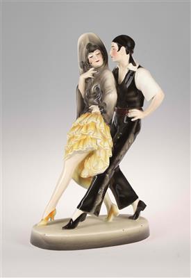 Josef Lorenzl, "Spanischer Tanz", a dancing couple in Spanish costumes on an oval base, designed c. 1928, executed by Wiener Manufaktur Friedrich Goldscheider, until 1941 - Jugendstil e arte applicata del XX secolo