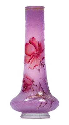 A small vase with floral decor, Daum, Nancy c. 1900 - Jugendstil e arte applicata del XX secolo