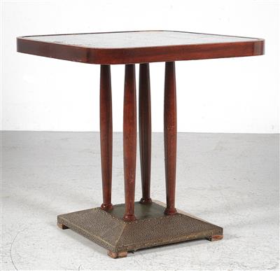 A salon table, designed by Thonet, Vienna, c. 1911 - Secese a umění 20. století