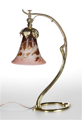 A table lamp with lampshade by Emile Gallé, Nancy, c. 1915 - Secese a umění 20. století
