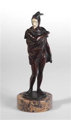 Gaultier, stehende Bronzefigur mit Umhang, Frankreich, um 1920 - Secese a umění 20. století