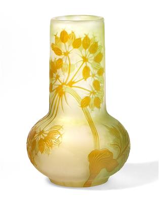 Vase mit Johannisbeeren, Emile Gallé, Nancy, um 1910 - Jugendstil und Kunsthandwerk des 20. Jahrhunderts