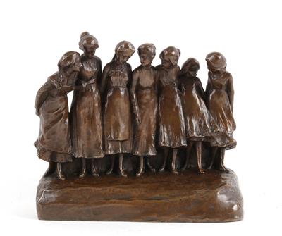 Rudolf Marschall, sieben Kinder und Frauen zusammen stehend, Österreich, um 1900 - Jugendstil and 20th Century Arts and Crafts
