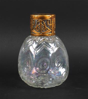 Vase aus irisierendem Glas mit Metallfassung, wohl E. Bakalowits, Söhne, um 1900 - Jugendstil und Kunsthandwerk des 20. Jahrhunderts