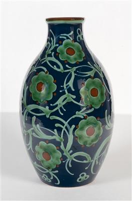 Vase mit floralem Dekor, Karlsruher Majolikafabrik, um 1911 - Jugendstil and 20th Century Arts and Crafts