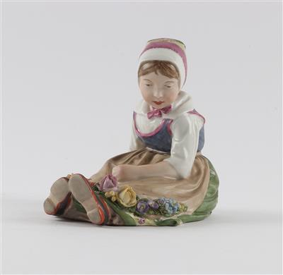 Amager-Mädchen, Personifizierung der Insel Sjalland, Modellnummer 12418, Royal Copenhagen, Dänemark - Jugendstil and 20th Century Arts and Crafts