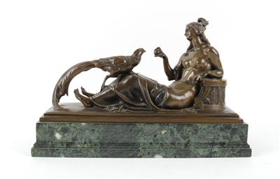 Ferdinand Liebermann (1883-1941), allegorische Frauenfigur an einer Brüstung lehnend mit einem Fasan, Entwurf: um 1910 - Jugendstil and 20th Century Arts and Crafts