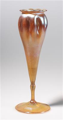 Floriform Vase, Louis Comfort Tiffany, New York, um 1900/20 - Jugendstil e arte applicata del XX secolo