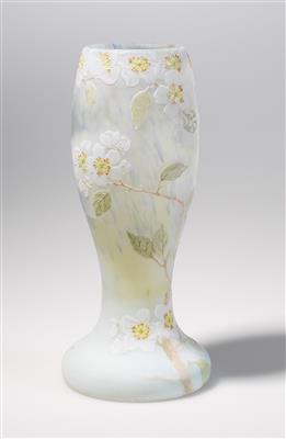 Vase mit Apfelblütenzweigen, Legras  &  Cie., St. Denis, 1900/14 - Secese a umění 20. století